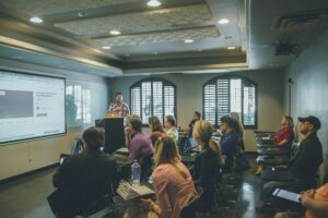education jobs hiring now in the UK